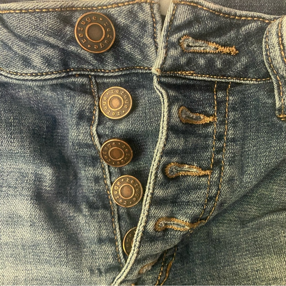 Refuge Blue Distressed Jean Shorts GUC 6 - Picture 4 of 4